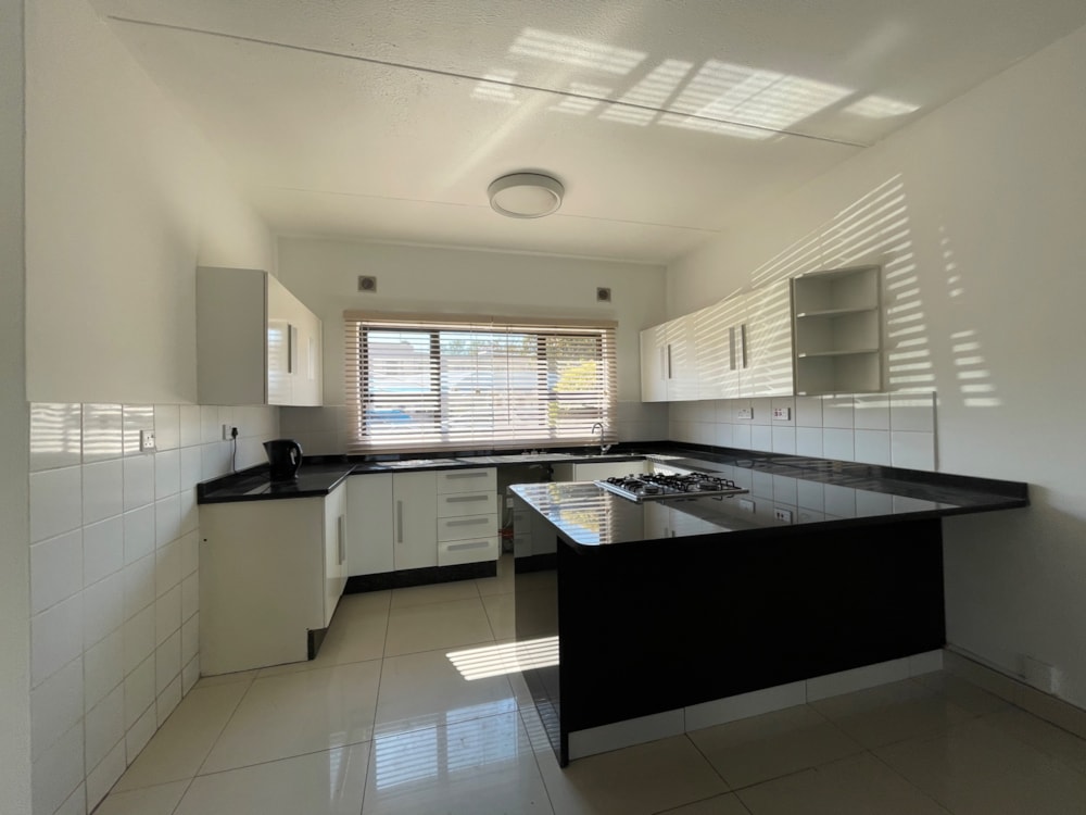 Townhouse to rent in Phakalane, Botswana - 3BO1741044 Townhouse to rent in Phakalane, Botswana - 3BO1741044