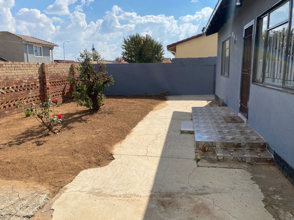 House to rent in Soweto - RAL1741146