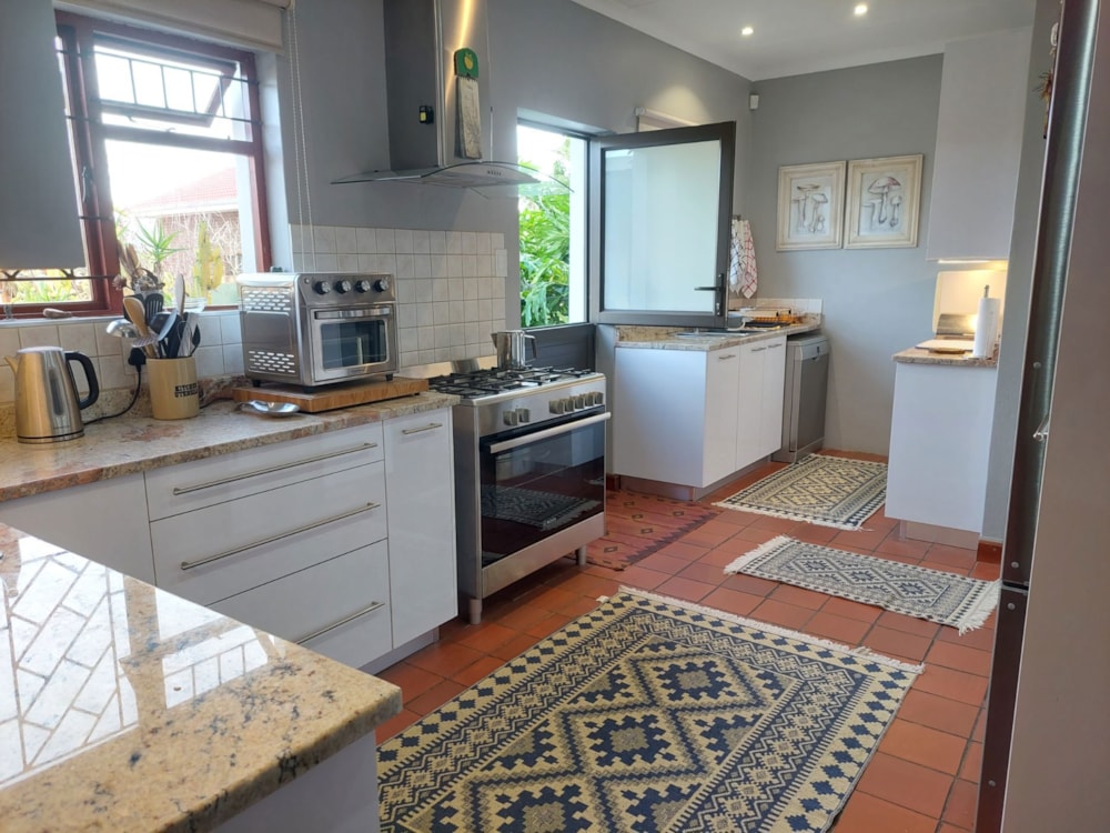 Multi-storey house for sale in Riversdale, Garden Route - 1SR1741200 Multi-storey house for sale in Riversdale, Garden Route - 1SR1741200