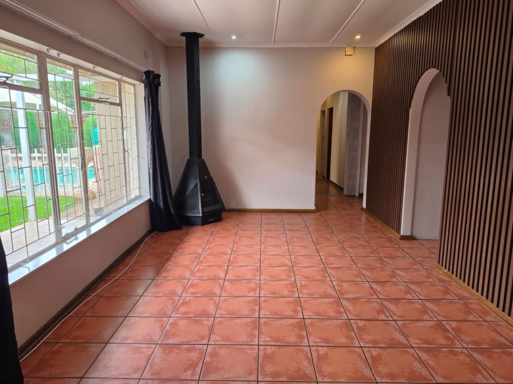 House for sale in Rhodesdene - 1KJ1741201 House for sale in Rhodesdene - 1KJ1741201