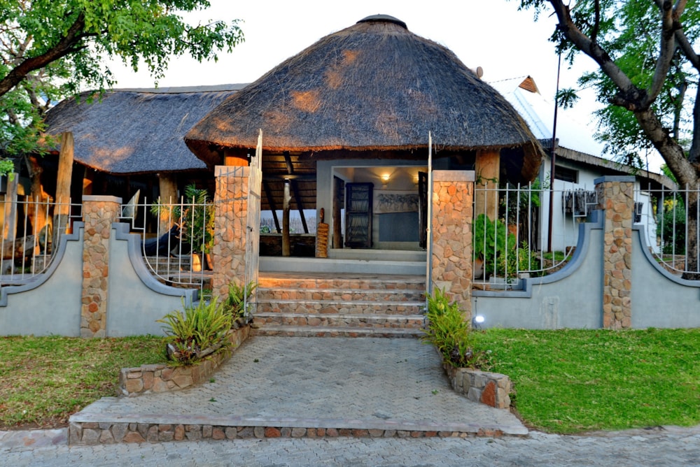 Hotel for sale in Kariba, Zimbabwe - 3ZB1741249 Hotel for sale in Kariba, Zimbabwe - 3ZB1741249