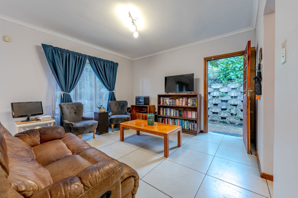 Townhouse to rent in Waterfall, Upper Highway - 1KF1741262