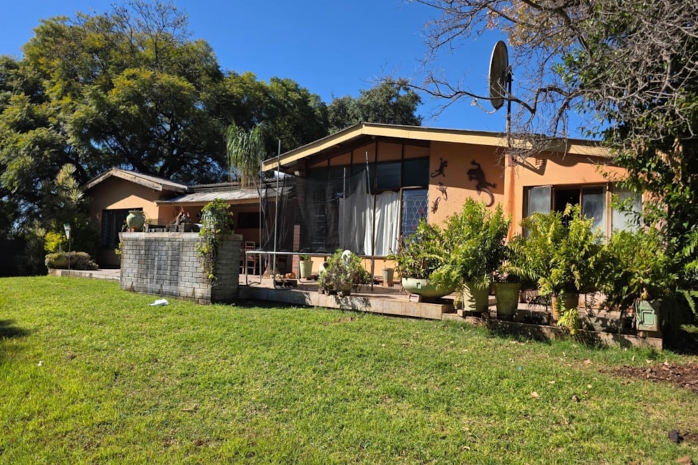 House for sale in Morningside, Zimbabwe - 3ZB1741266 House for sale in Morningside, Zimbabwe - 3ZB1741266