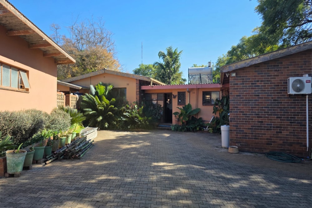 House for sale in Morningside, Zimbabwe - 3ZB1741266 House for sale in Morningside, Zimbabwe - 3ZB1741266