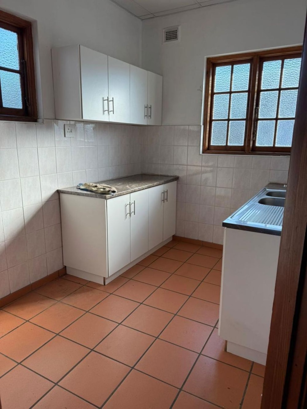 Commercial Building to rent in Glenwood, Durban - 1DA1741342