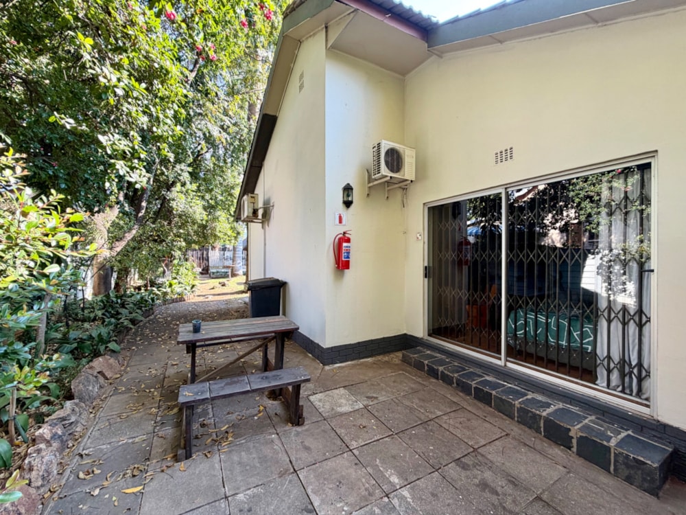 Bachelor apartment to rent in Rustenburg - 1RU1741459