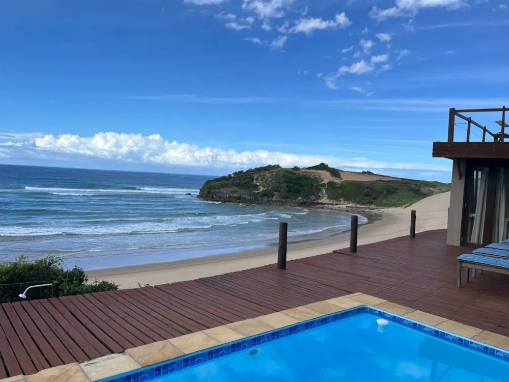 Beachfront villa for sale in Praia da Rocha, Mozambique - 3MQ1741451 Beachfront villa for sale in Praia da Rocha, Mozambique - 3MQ1741451