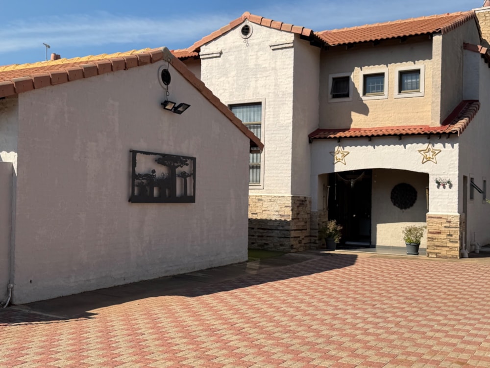 House for sale in Gaborone, Botswana - 3BO1741463 House for sale in Gaborone, Botswana - 3BO1741463