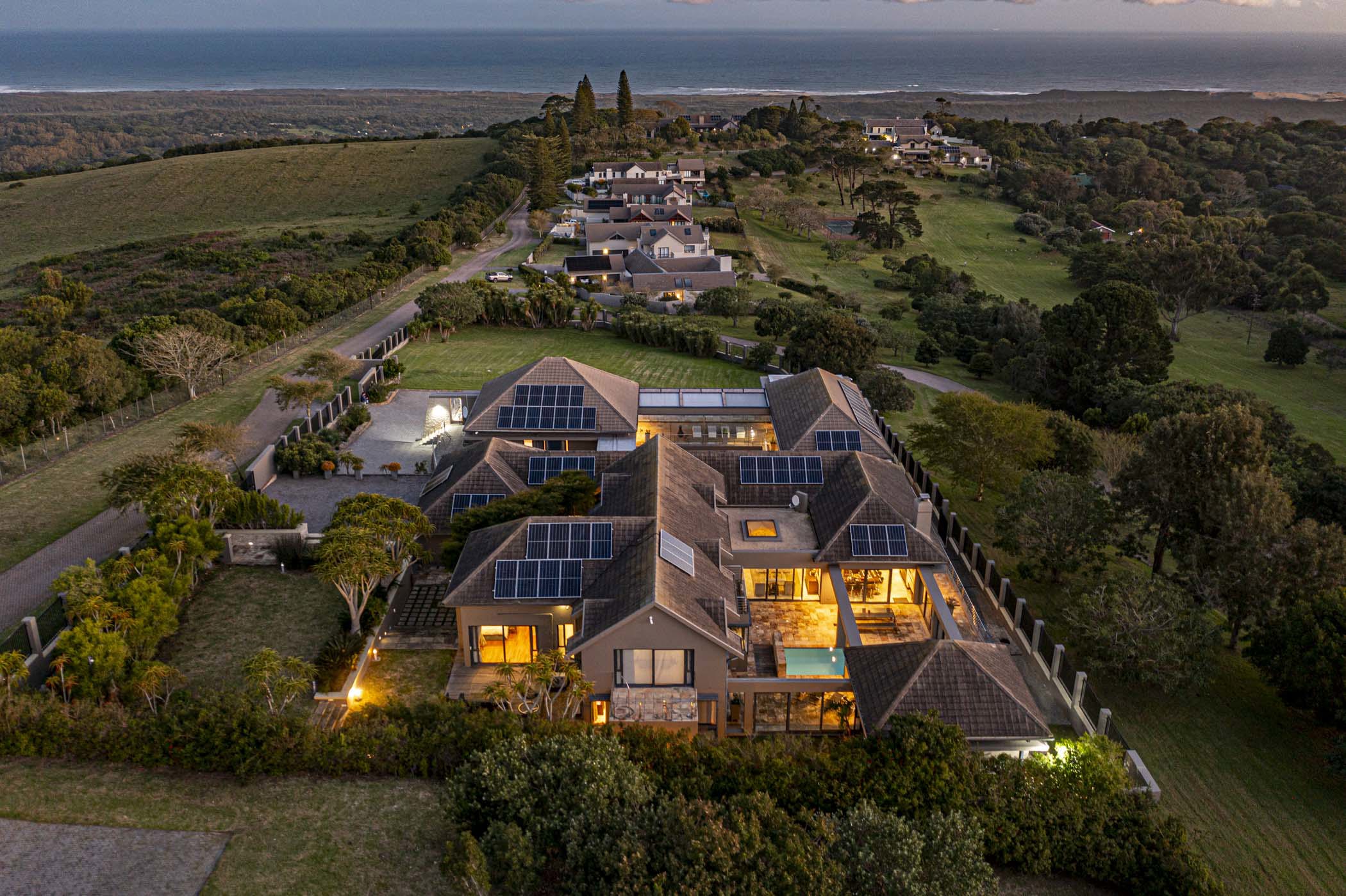 Security estate home for sale in Theescombe - 1PLZ1738033