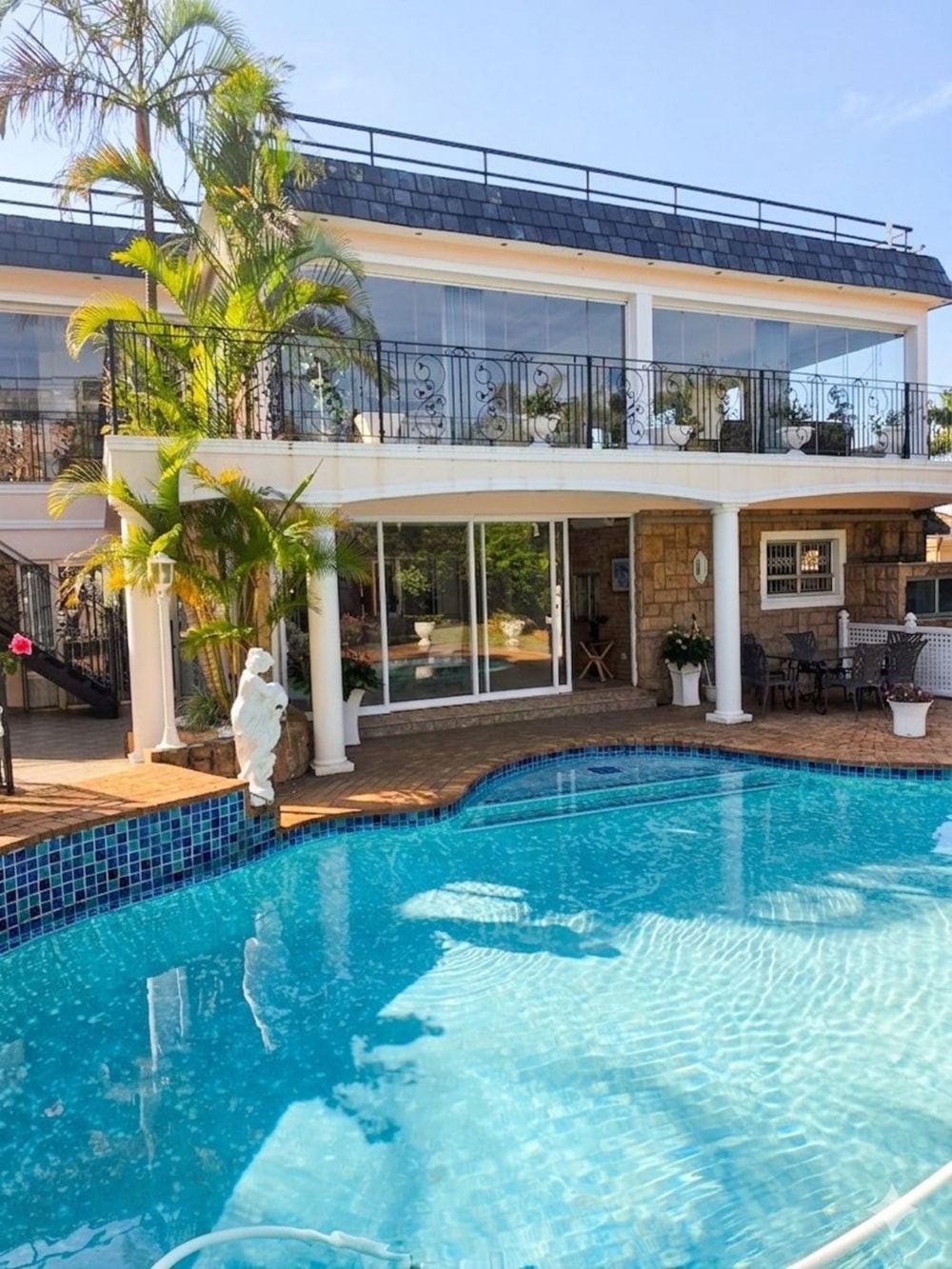 Double-storey house for sale in uMhlanga Rocks - 1ND1740075