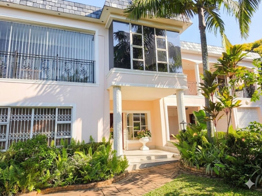 Double-storey house for sale in uMhlanga Rocks - 1ND1740075