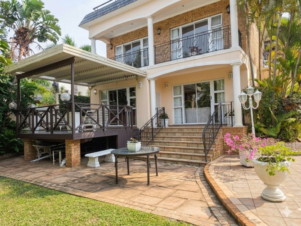 Double-storey house for sale in uMhlanga Rocks - 1ND1740075
