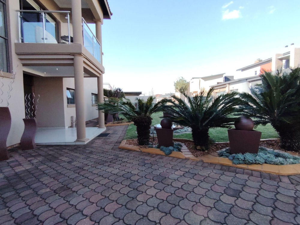 Security estate home for sale in Bendor - 1PS1739829