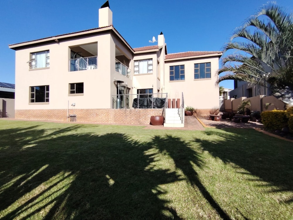 Security estate home for sale in Bendor - 1PS1739829