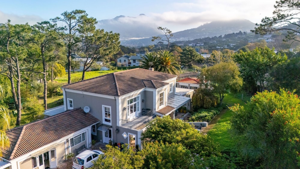 Double-storey house for sale in Hout Bay - HOB1740580 Double-storey house for sale in Hout Bay - HOB1740580