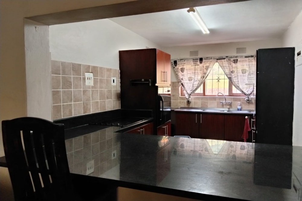 Townhouse to rent in Amanzimtoti - 1WB1740994