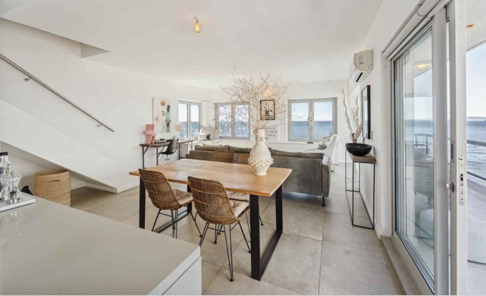 Penthouse apartment sold in Mouille Point - AS1736963