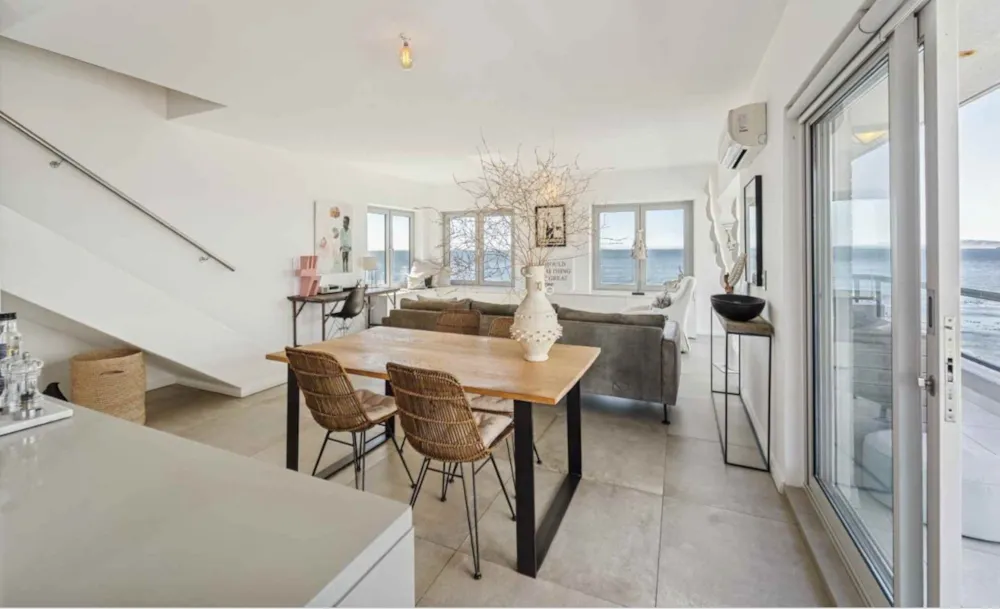 Penthouse apartment sold in Mouille Point - AS1736963 Penthouse apartment sold in Mouille Point - AS1736963