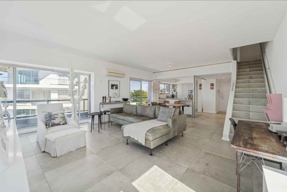 Penthouse apartment sold in Mouille Point - AS1736963
