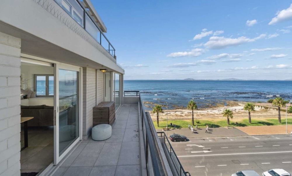 Penthouse apartment sold in Mouille Point - AS1736963
