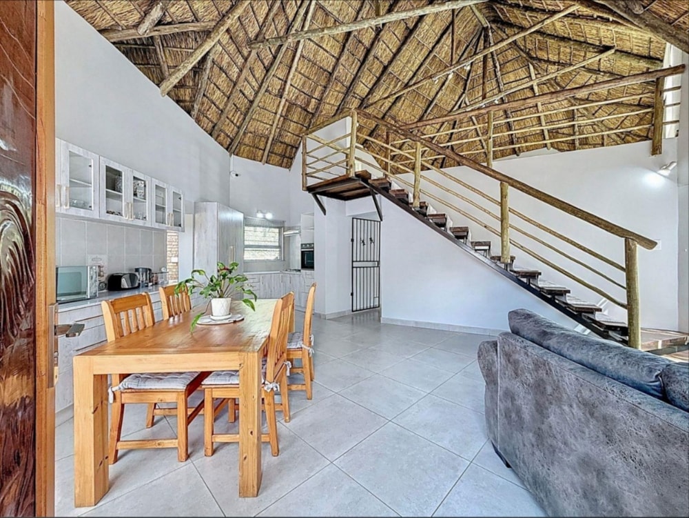 Double-storey house for sale in Faerie Glen - PT1739228