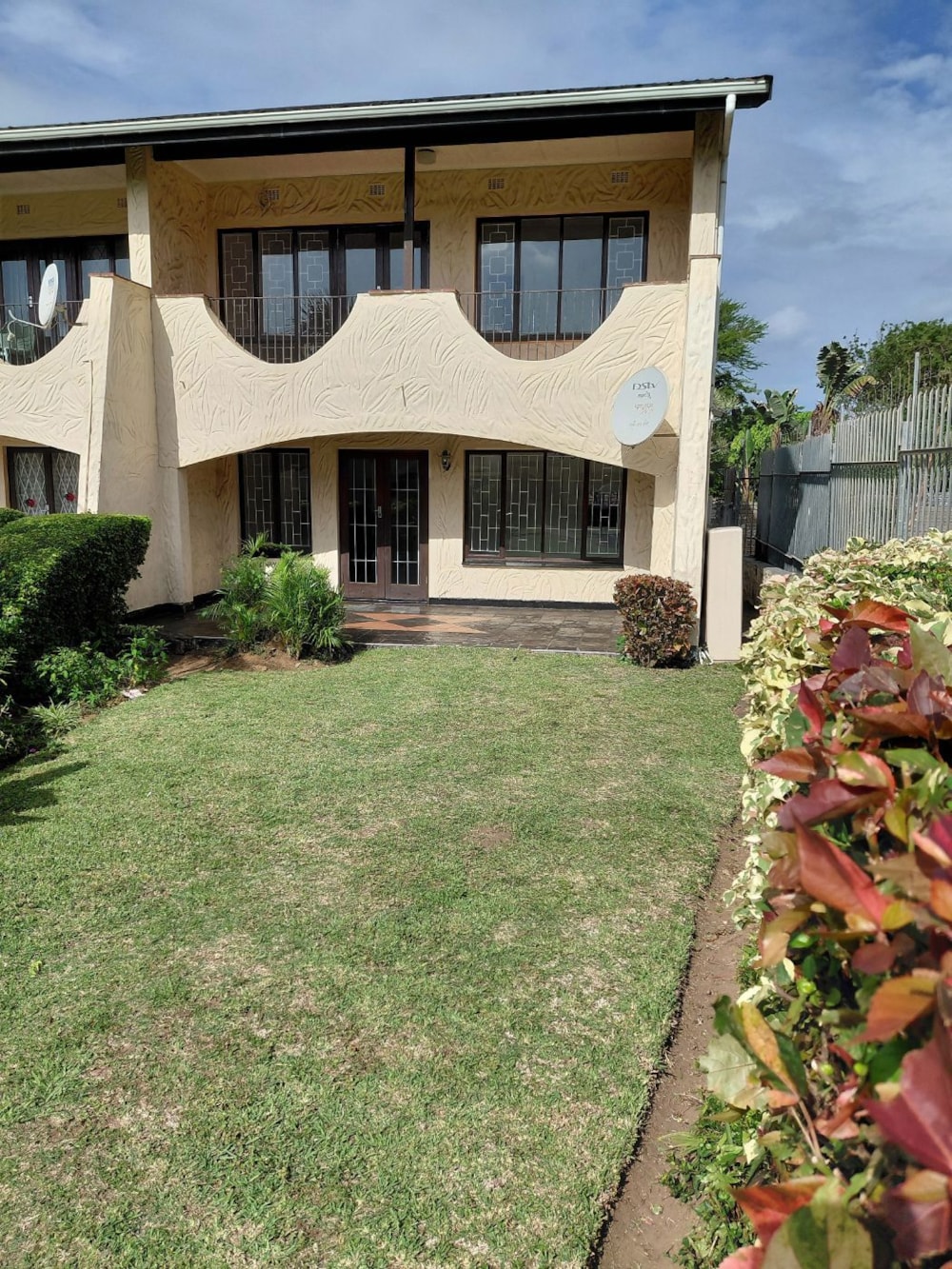 Double-storey apartment for sale in Scottburgh - 1si1613797 Double-storey apartment for sale in Scottburgh - 1si1613797