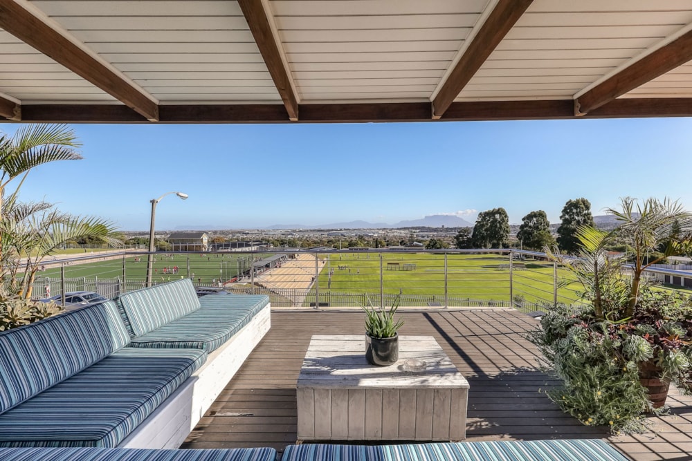 Guesthouse for sale in Protea Heights - 1BC1738174
