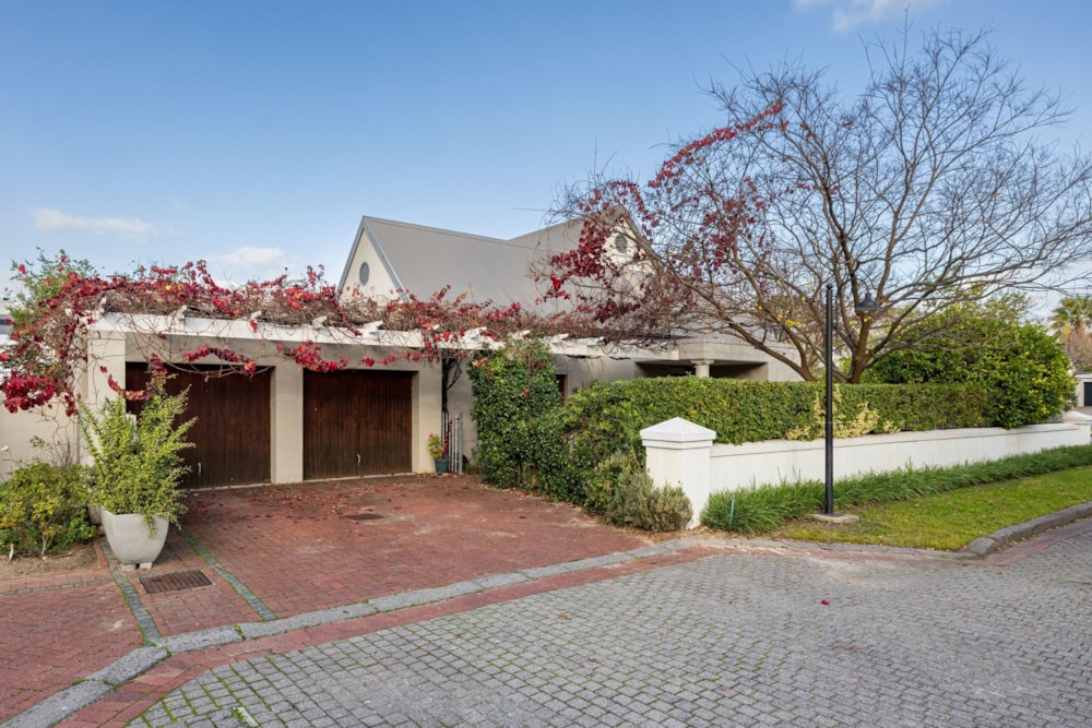 Security complex home for sale in Hoog-En-Droog - TK1740209 Security complex home for sale in Hoog-En-Droog - TK1740209