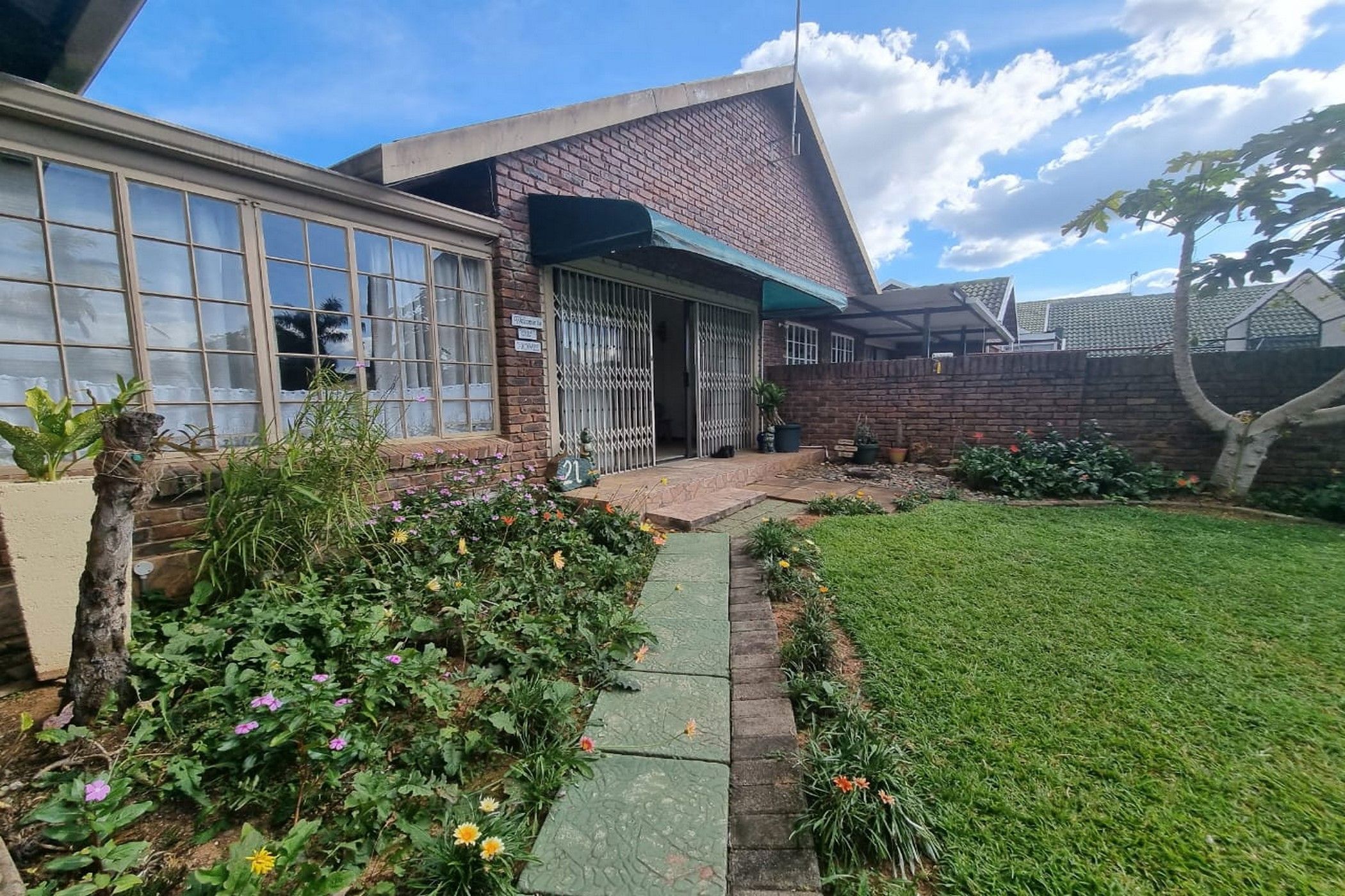 Security complex home for sale in White River - 1WR1740595