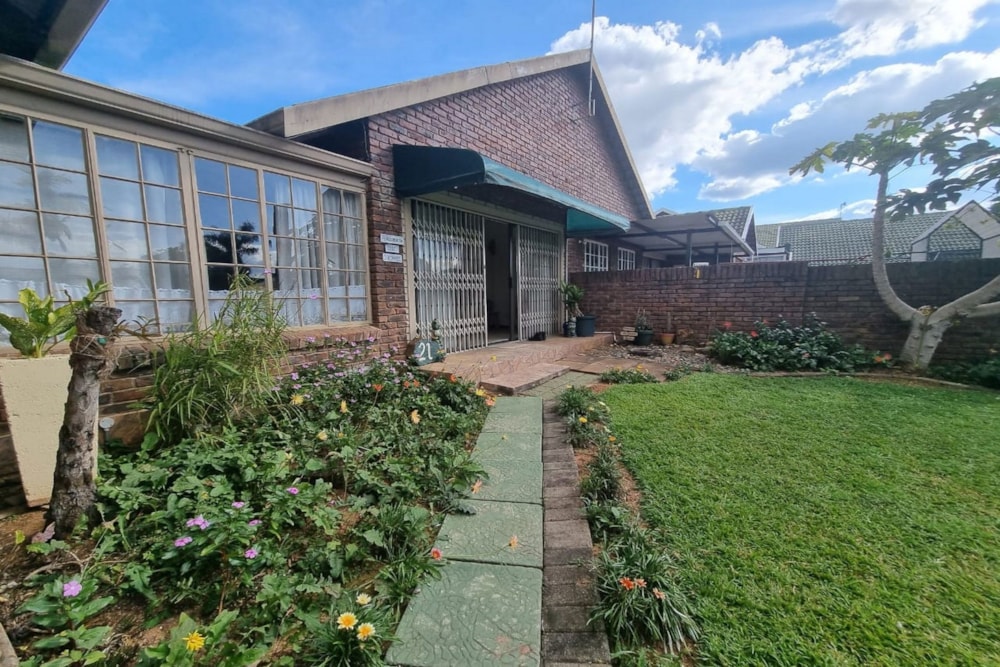 Security complex home for sale in White River - 1WR1740595