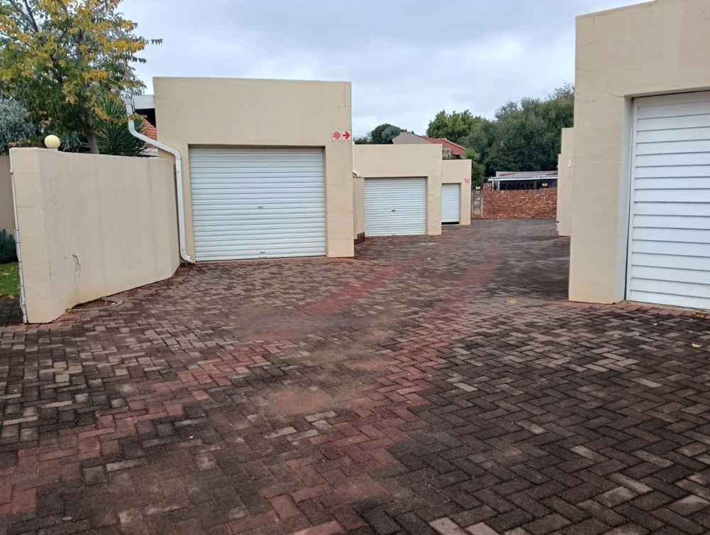 Townhouse to rent in Langenhovenpark - 1BX1738766