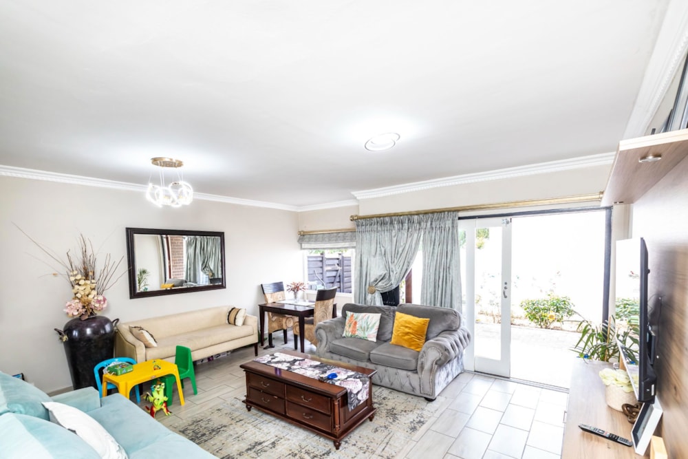 Apartment for sale in Beacon Bay - 1EZ1738828