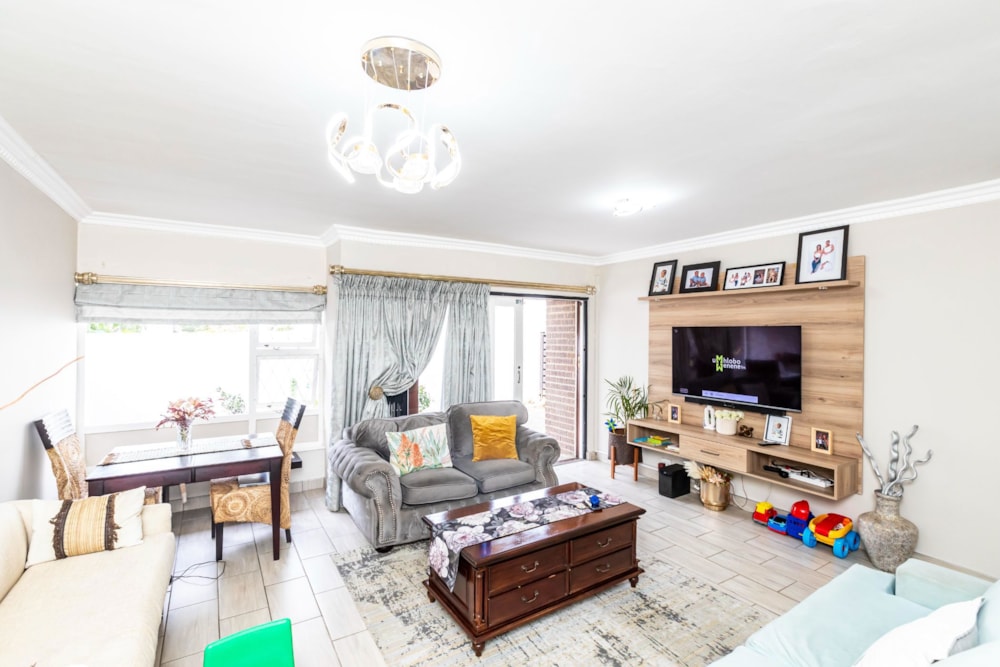 Apartment for sale in Beacon Bay - 1EZ1738828