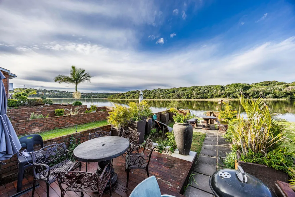 Apartment for sale in Bonza Bay - 1EZ1739118