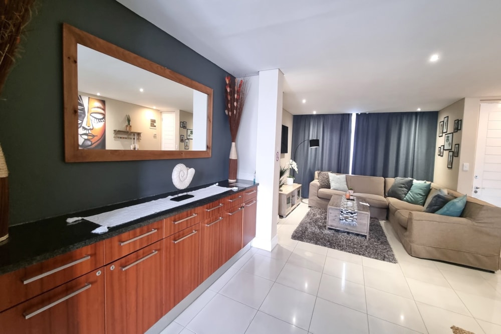 Apartment to rent in Big Bay - 1TV1739946