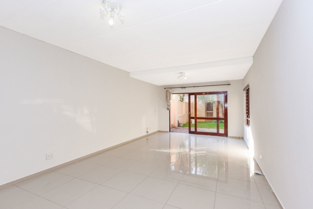 Apartment for sale in Sunninghill - FW1740011 Apartment for sale in Sunninghill - FW1740011