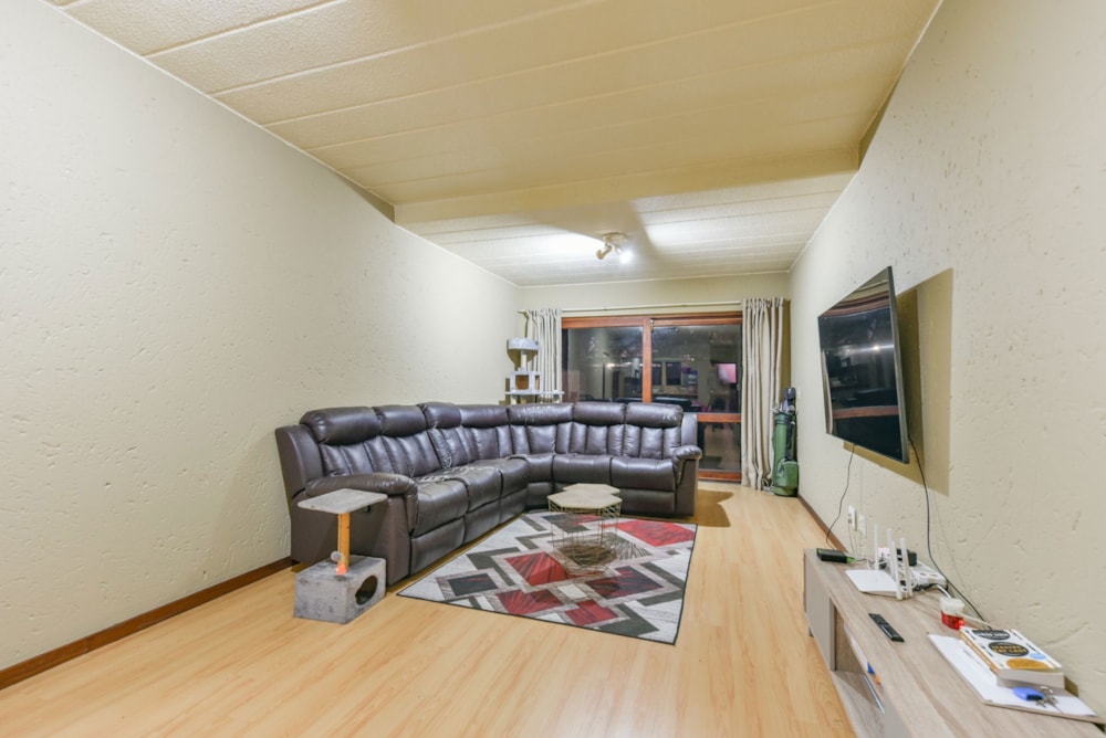 Apartment for sale in Sunninghill - FW1740010 Apartment for sale in Sunninghill - FW1740010
