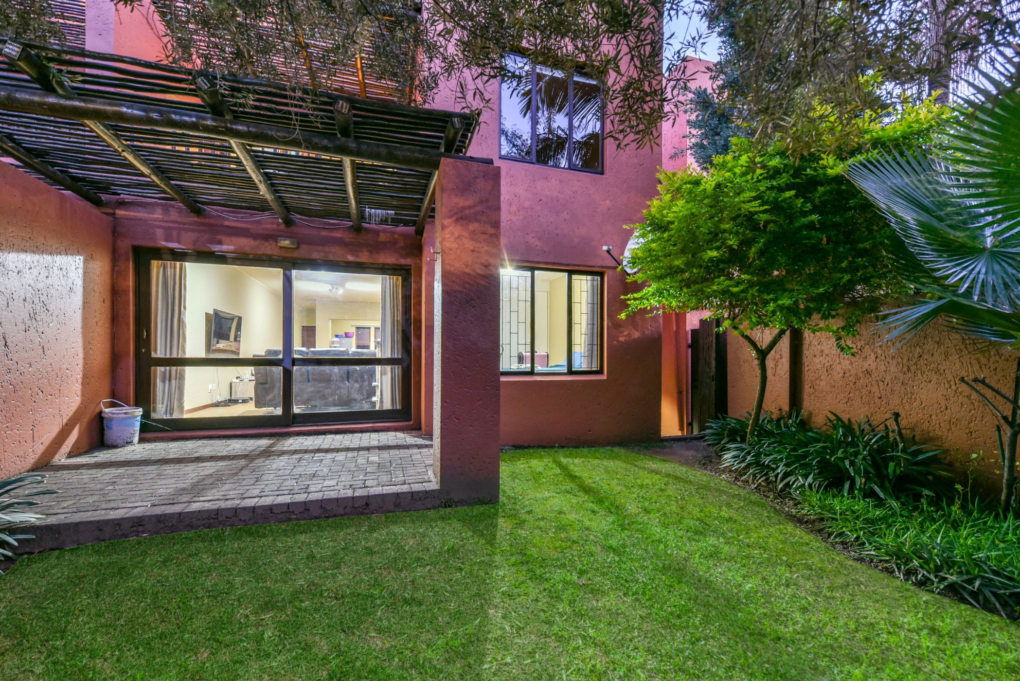 Apartment for sale in Sunninghill - FW1740010