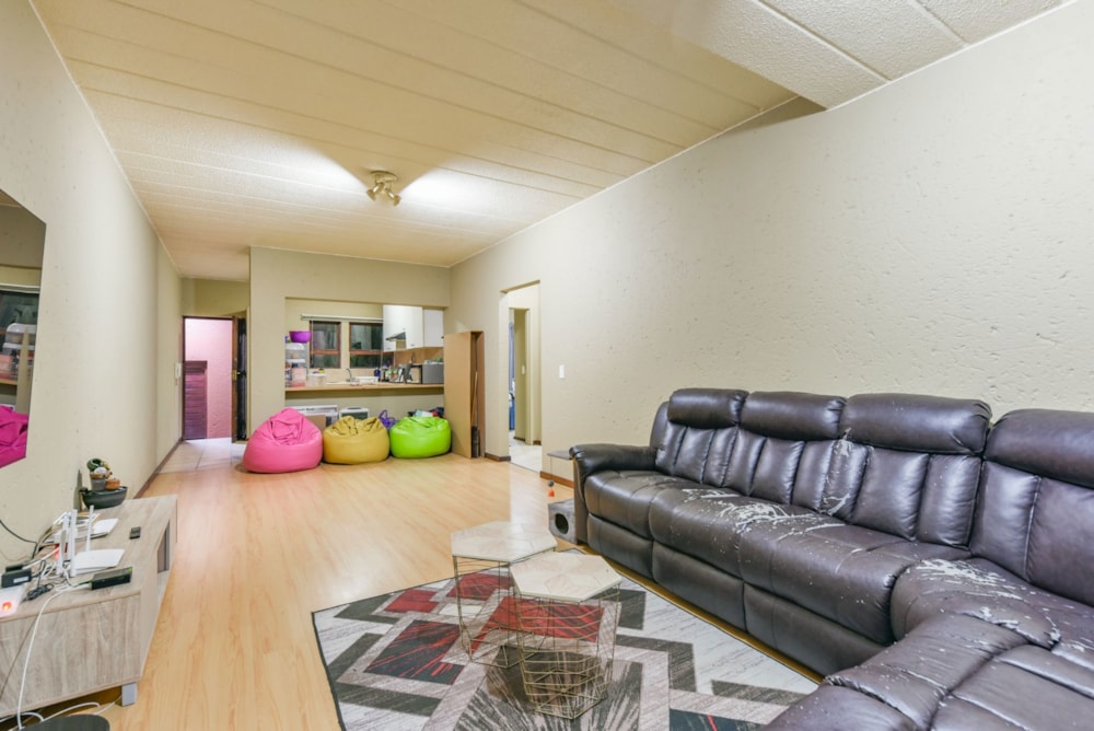Apartment for sale in Sunninghill - FW1740010 Apartment for sale in Sunninghill - FW1740010