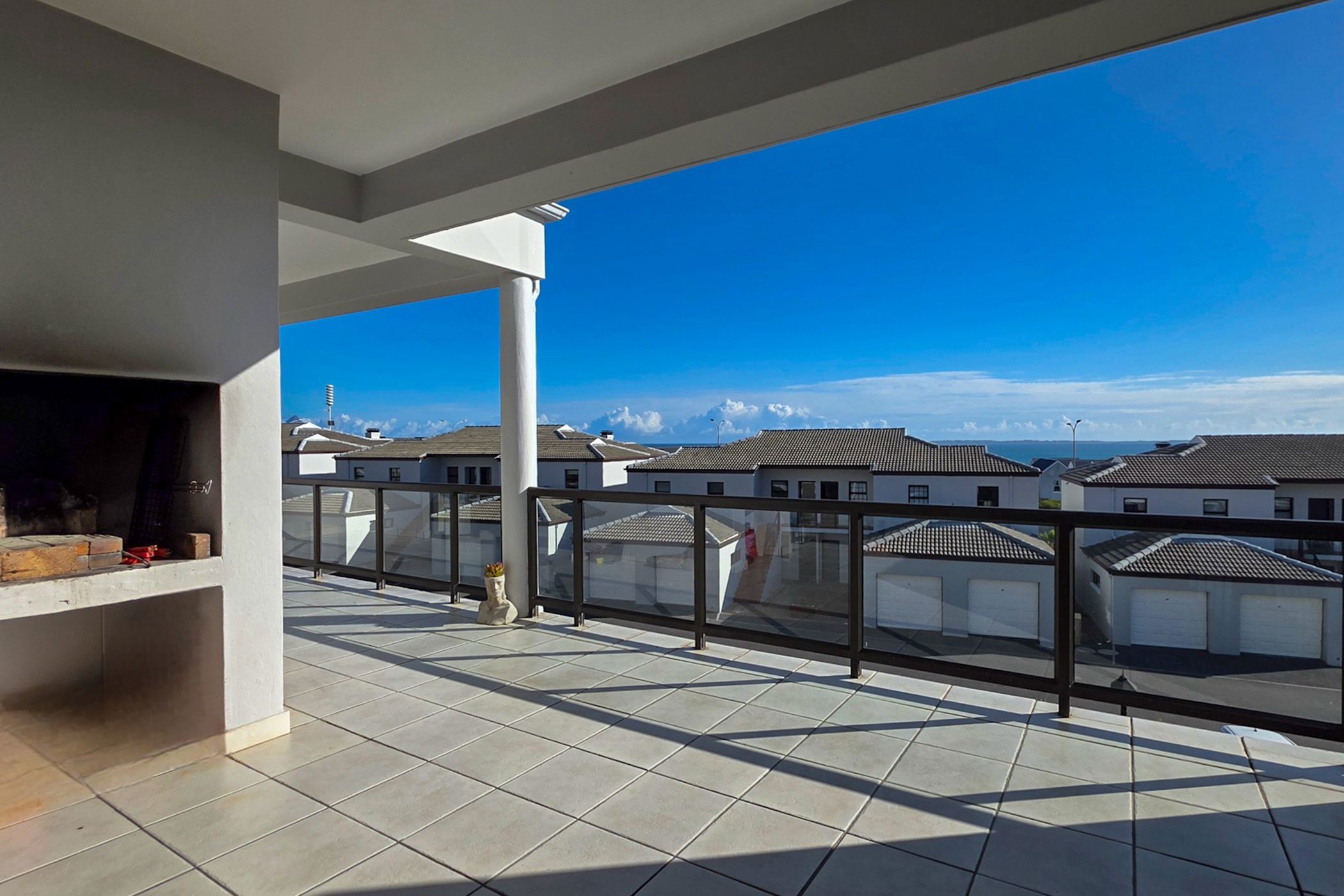 Apartment for sale in Big Bay - 1TV1739058