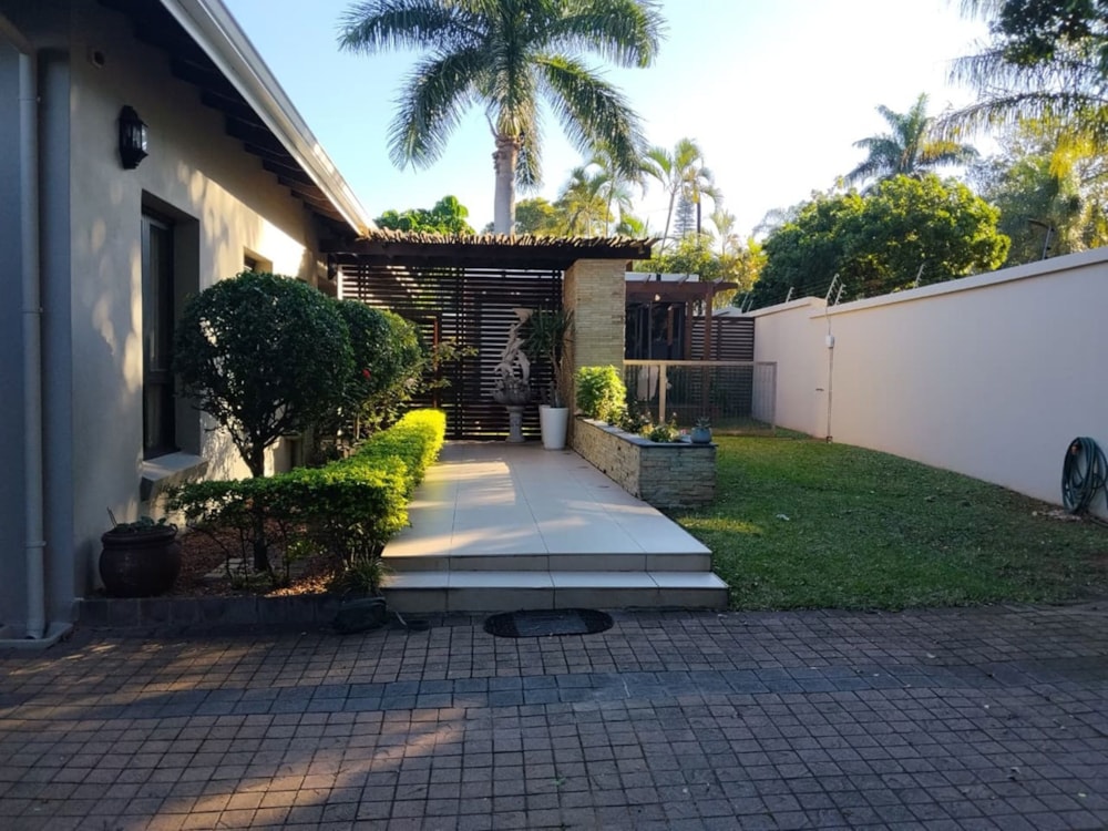 House for sale in La Lucia - 1ND1740151 House for sale in La Lucia - 1ND1740151