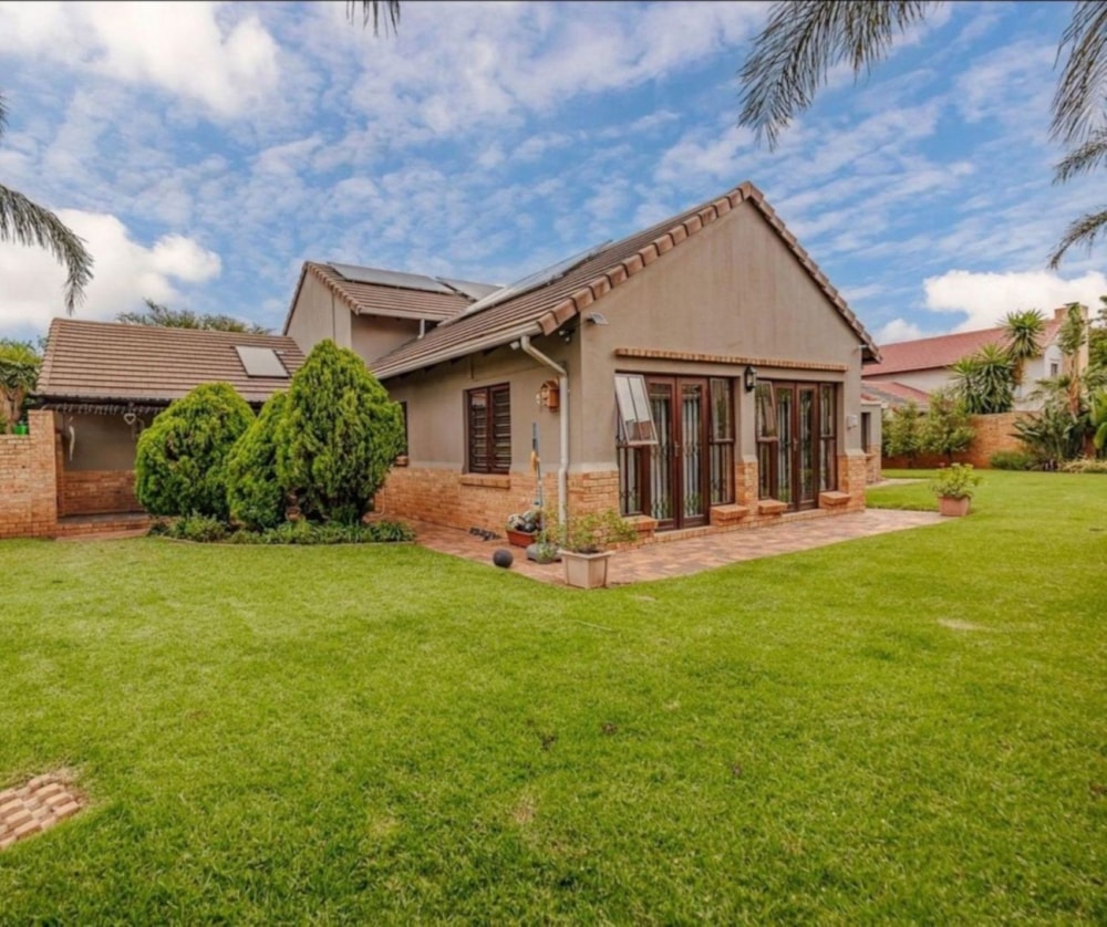 House for sale in Willowbrook - RAN1738674