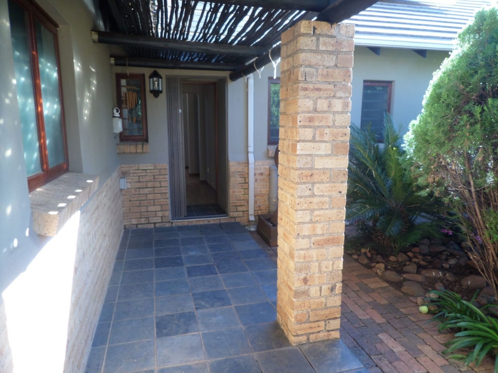 House for sale in Willowbrook - RAN1738674