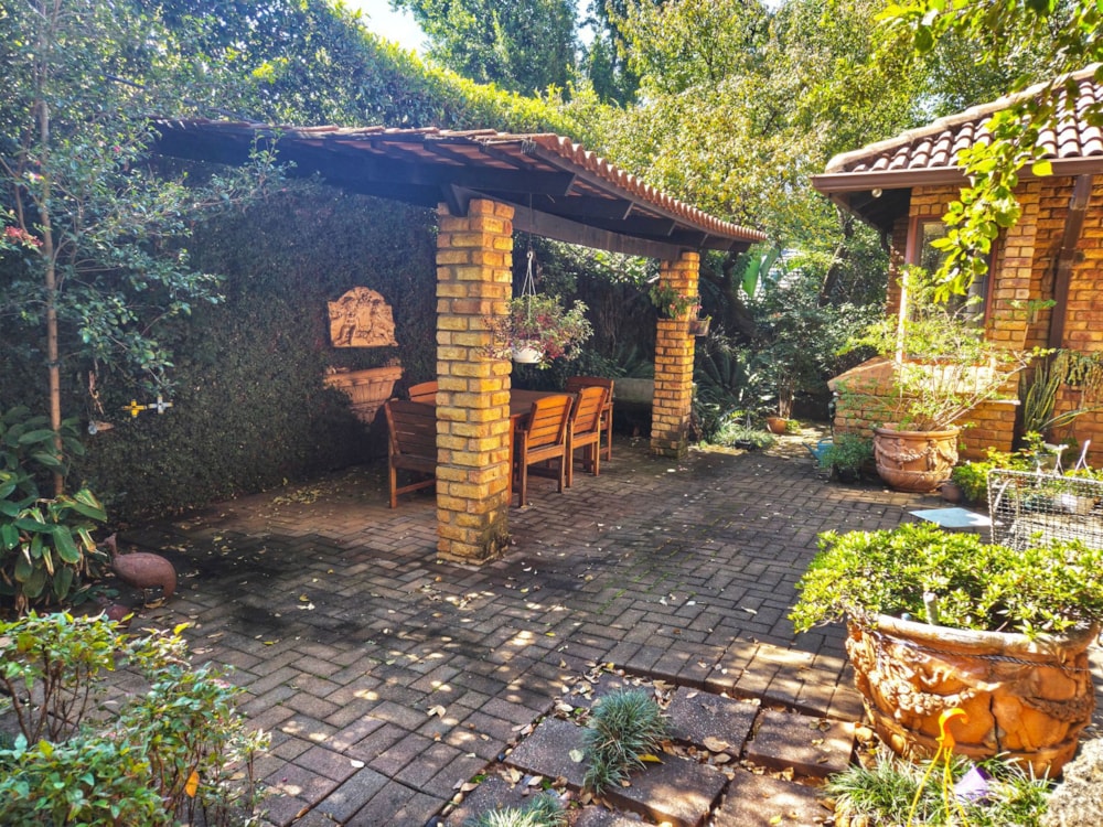 House for sale in Lynnwood, Pretoria East - PT1740016 House for sale in Lynnwood, Pretoria East - PT1740016