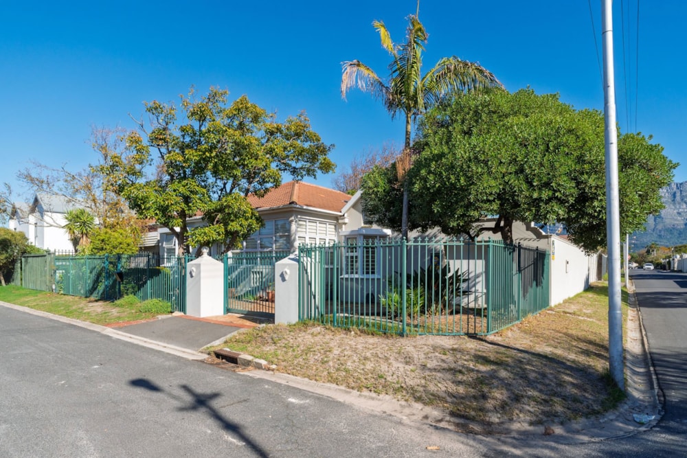 House for sale in Claremont, Cape Town - KW1739536