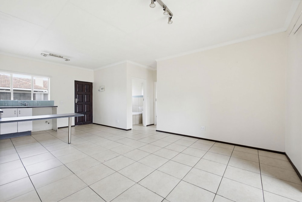 Townhouse for sale in Brenthurst - 1BJ1740261
