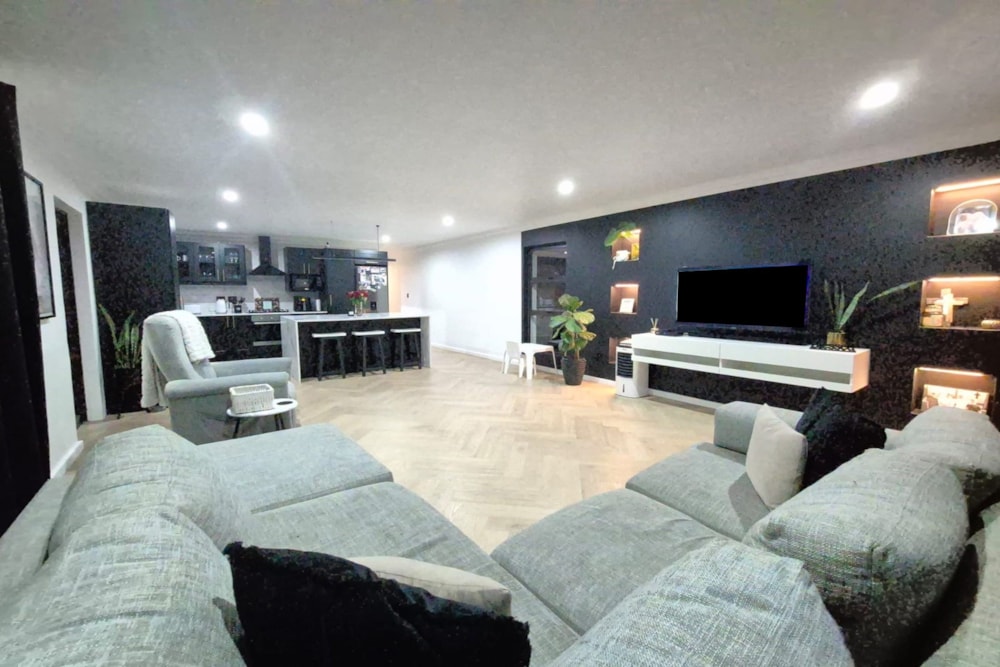 House to rent in Milnerton Ridge - 1TV1739316