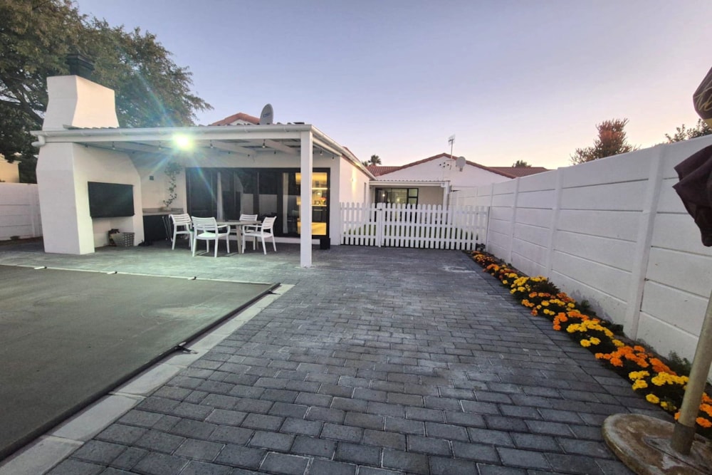 House to rent in Milnerton Ridge - 1TV1739316