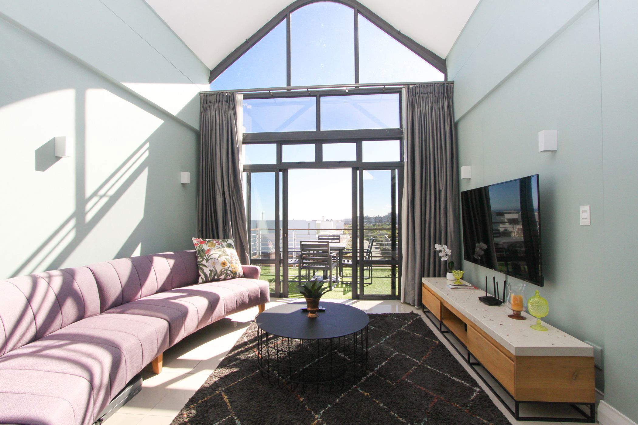 Apartment for sale in Big Bay - 1TV1739901