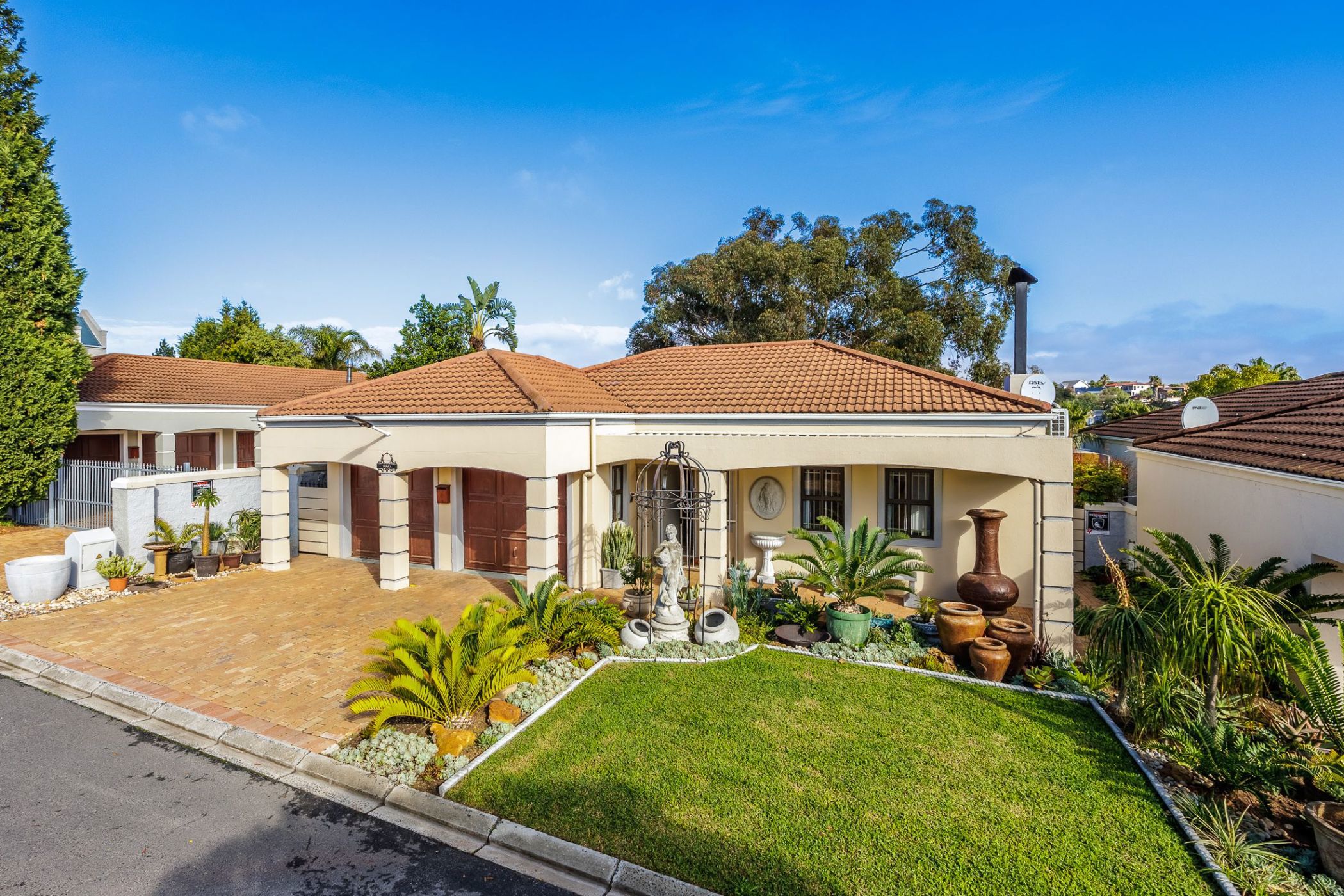 House sold in Uitzicht, Durbanville - DBV1737887